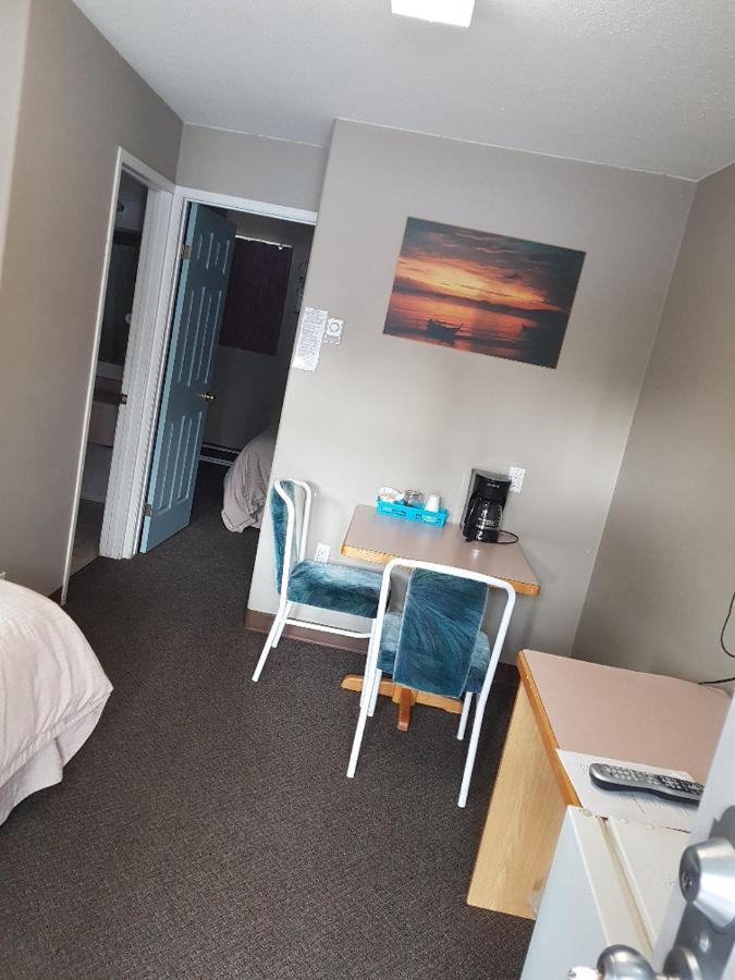 Motel Anchor Riverfront Sicamous